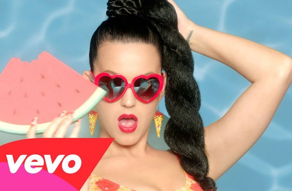 VIDEO kadras: Katy Perry - This Is How We Do (Official)