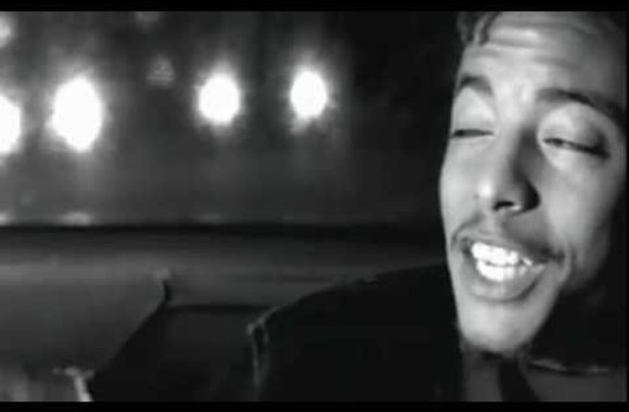 VIDEO kadras: The Pharcyde - Passin\' Me By