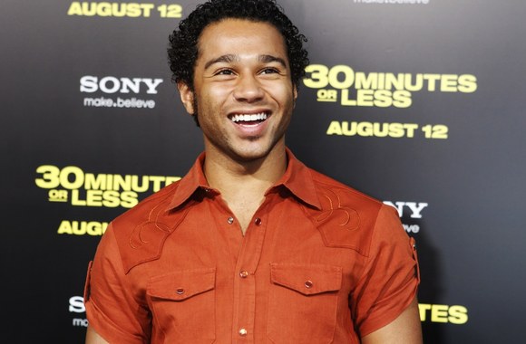 Corbinas Bleu švenčia 25-ąjį gimtadienį