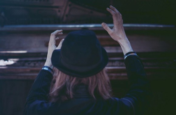 bluesberries-saltas-ronkas