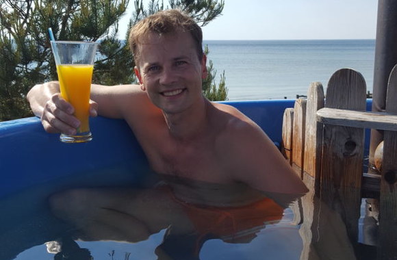 Nerijus Juška pasveikino žmoną Agnę su gimtadieniu – šeima jį šventė pajūryje