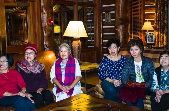 the-royal-retreat-outlook-cabin-fairmont-jasper-park-lodge-6323b2f8-b524-4699-947f-efef37cde29