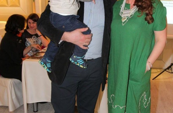 Algimantas Jablonskas ir Erika Jablonskė su sūnumi Tajumi