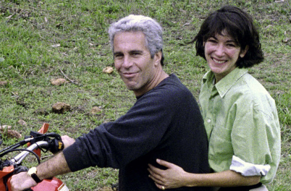 Jeffrey Epsteinas ir Ghislaine Maxwell / Scanpix nuotr.