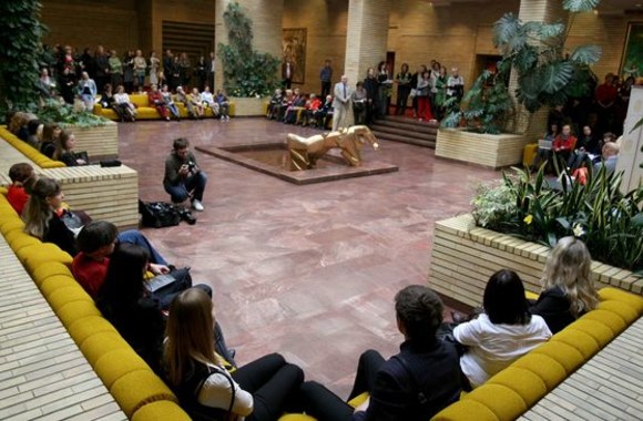 Jurijus Smoriginas per vieną vakarą pristatė ir knygą, ir spektaklį