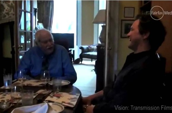 VIDEO kadras: The Railway Man - Colin Firth meets Eric Lomax on set