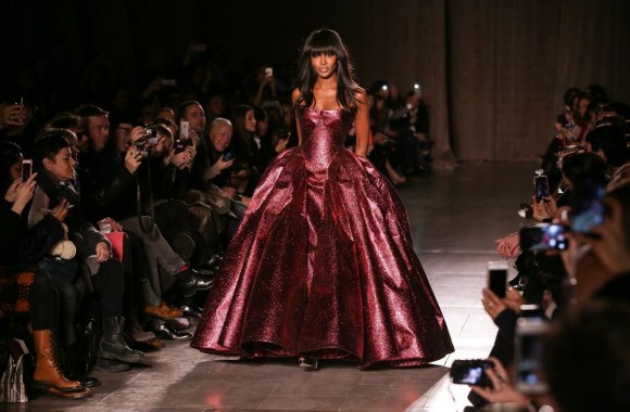Naomi Campbell „Zac Posen“ kolekcijos pristatyme
