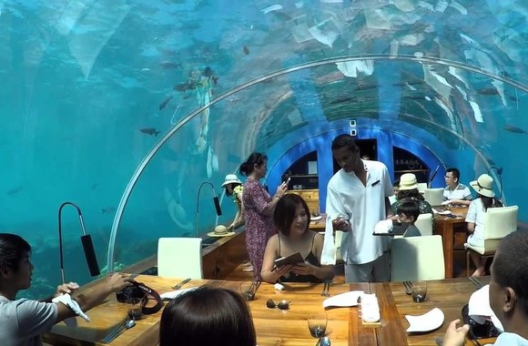 restoranas-po-vandeniu