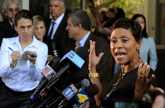 Aktorės Shawn Chapman Holley advokatė