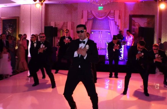 VIDEO kadras: An EPIC SURPRISE WITHOUT the SCREAMING: AN AMAZING Choreographed Wedding Dance