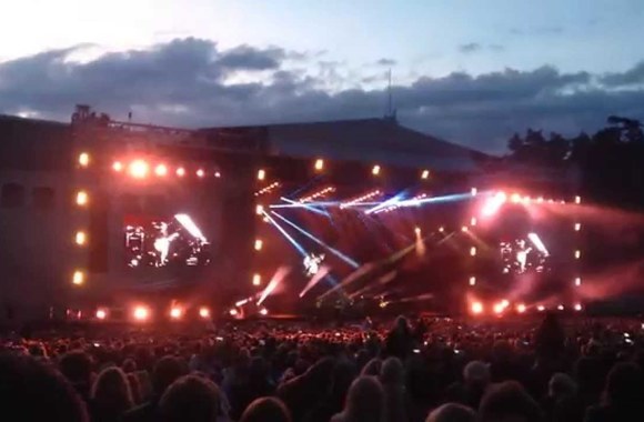 VIDEO kadras: Kings of Leon - Use Somebody @ Riga Mezaparks 25.06.2014