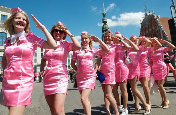 Blondinių paradas Rygoje