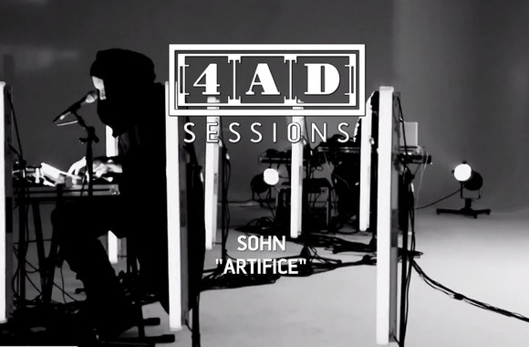 VIDEO kadras: Daina „Artifice“ (gyvai)