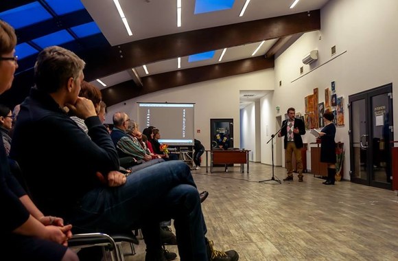 Magijos meistras Arvydas Gaičiūnas pristatė savo tapybos parodą