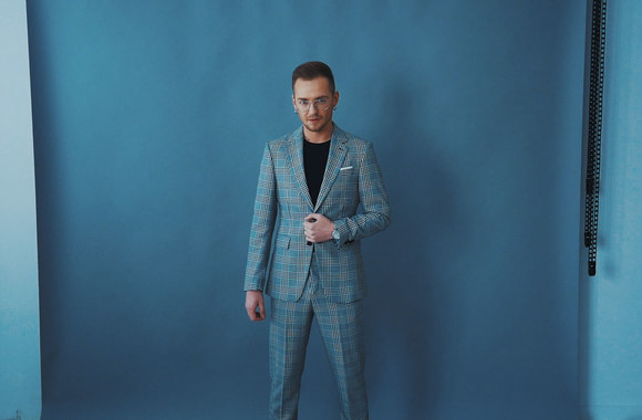 Stilistės Austėjos Jablonskytės siūlomi 5 pavasario įvaizdžiai vyrui