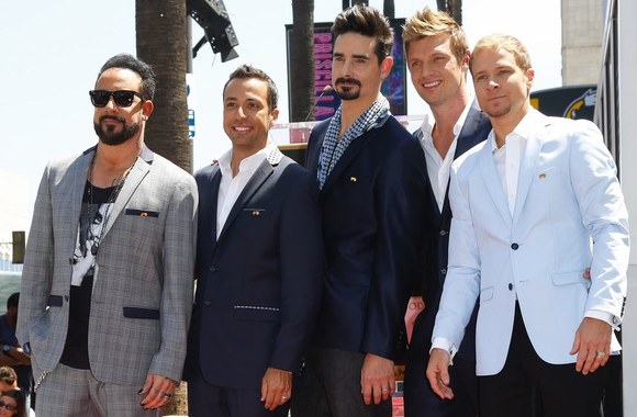 „Backstreet Boys“ grupės dainininkai (iš kairės): AJ McLeanas, Howie Doroughas, Kevinas Richardsonas, Nickas Carteris ir Brianas Littrelas