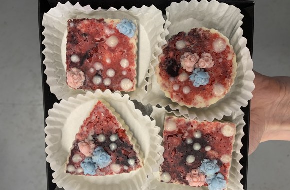 Aistės Lasytės augalinės kilmės desertai „Prie maisto“ / Asmeninio archyvo nuotr.