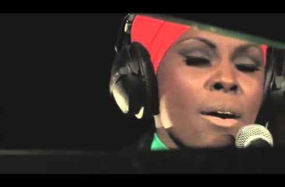 VIDEO kadras: Laura Mvula - Father Father (BBC Sound Of 2013)