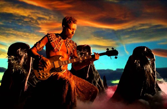 VIDEO kadras: OneRepublic - Love Runs Out