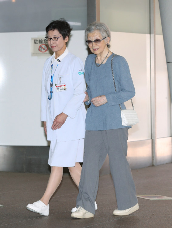 Emerita Michiko Tokijo universitetinėje ligoninėje/Scanpix nuotr.