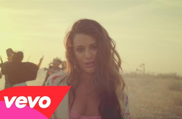 VIDEO kadras: Lea Michele dainos „On My Way“ vaizdo klipas