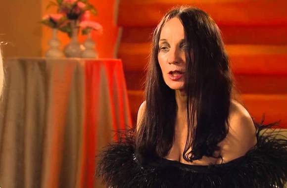 VIDEO kadras: Hello Darlink! Episode 12: The Naked Ruth - The Truth