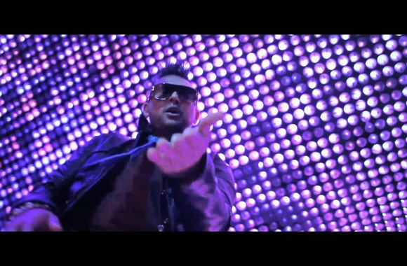 VIDEO kadras: Sean Paul - Got 2 Luv U Ft. Alexis Jordan [Official Music Video]