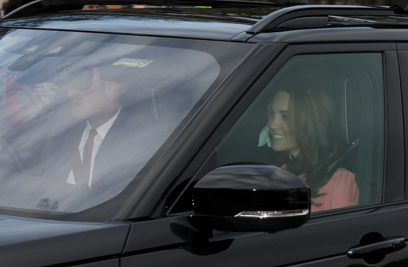 Karališkoji šeima vyksta kalėdinių pietų/Vida Press nuotr.