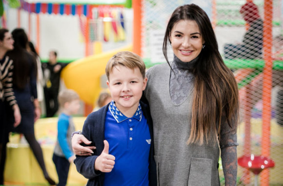 Žinomi žmonės ir jų atžalos apsilankė „Alisos“ gimtadienyje