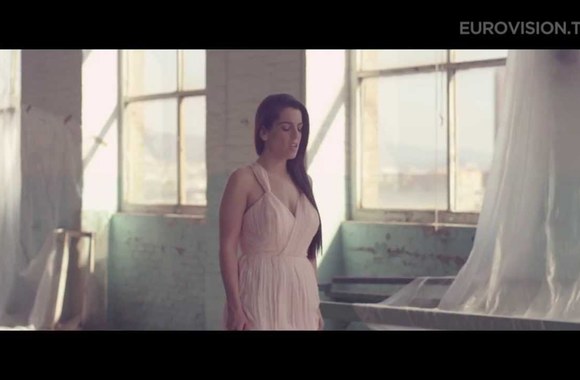 VIDEO kadras: Ruth Lorenzo - Dancing In The Rain (Spain) 2014 Eurovision Song Contest