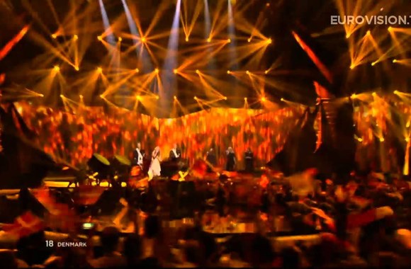 VIDEO kadras: Emmelie de Forest pasirodymas „Eurovizijos“ finale 2013-aisiais
