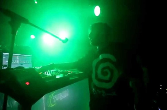 VIDEO kadras: OPEN FOR MORE / The Sneekers - Green city lights 2014 (Open for more)