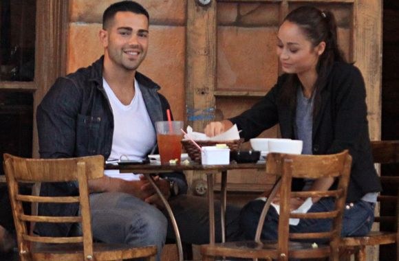 Aktorius Jesse Metcalfe su mergina Cara Santana
