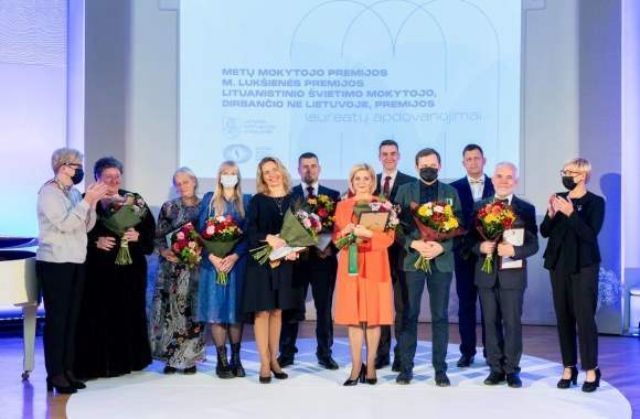 Metų mokytojo ir Meilės Lukšienės premijos laureatai / Laimos Penek / LRVK nuotr.
