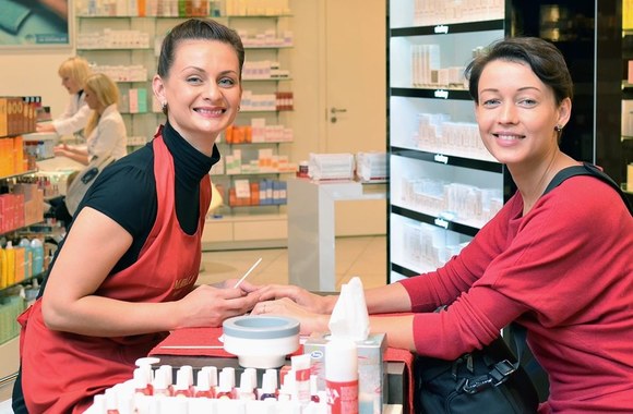 Aistė Jasaitytė (dešinėje)