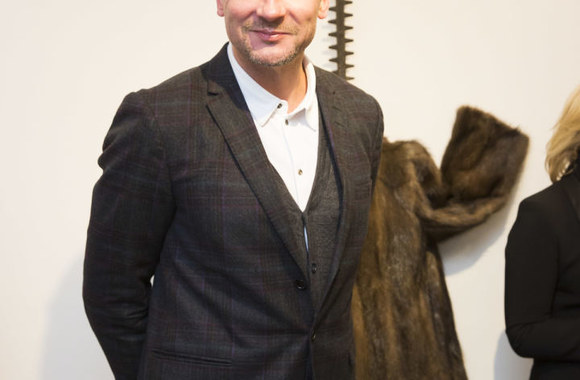 Vilniaus galerija „Meno niša“ paminėjo 15 metų veiklos sukaktį ir pristatė specialų menininko Kęstučio Svirnelio projektą ŠERSTIS.