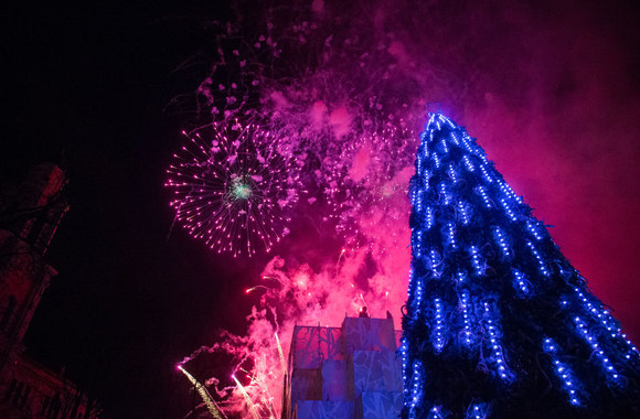 Kaune įžiebta kalėdinė eglutė