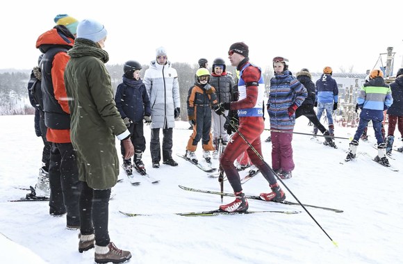 Iniciatyva „100 vaikų ant slidžių“
