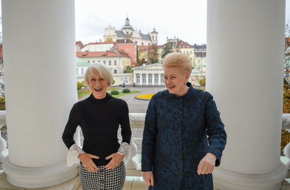 Lietuvoje svečiuojasi aktorė Helen Mirren: apsilankė ir pas Prezidentę