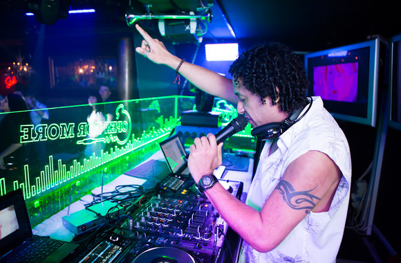 Šeštadienio linksmybės klube „Posh“ 