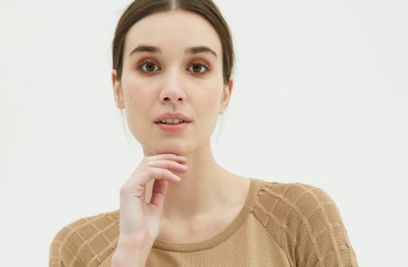 „Savitas stilius“ 2020 m. pavasario ir vasaros kolekcijos modelis/ Pauliaus Zaborskio nuotr.