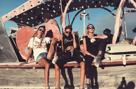 Alessandra Ambrosio, Martha Hunt ir Candice Swanepoel