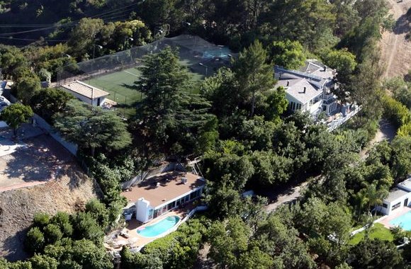 Akimirka iš Robbie Williamso ir Ayda Field vestuvių