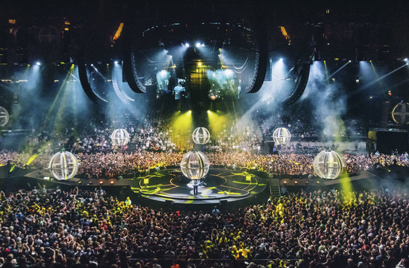 2016 m. grupės „Muse“ koncertinio turo „Drones“ pasirodymas