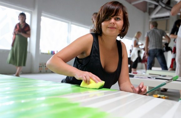 Menininkai savo kūryba ant suoliukų ragins žmones prisėdus susimąstyti apie ekologiją