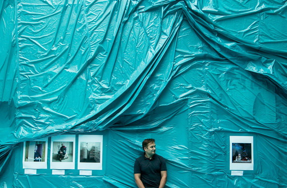 Eugenijaus Barzdžiaus fotografijų paroda – instaliacija „Plastiko iki stogo“ / Pauliaus Peleckio / „ŽMONĖS Foto“ nuotr.