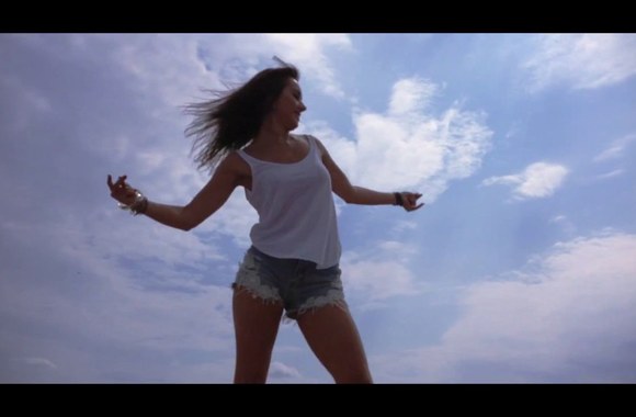 model-citizens-let-it-clap-music-video