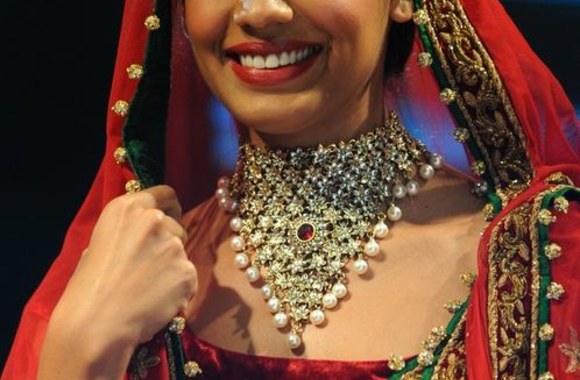 „Bridal Couture Fashion“ akimirka