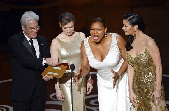 Iš kairės: Richardas Gere'as, Renee Zellweger, Queen Latifah ir Catherine Zeta-Jones