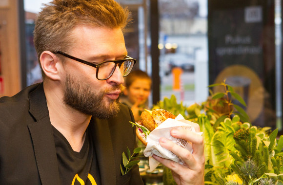 Alfo Ivanausko burgerių pristatymas/Pauliaus Peleckio nuotr.